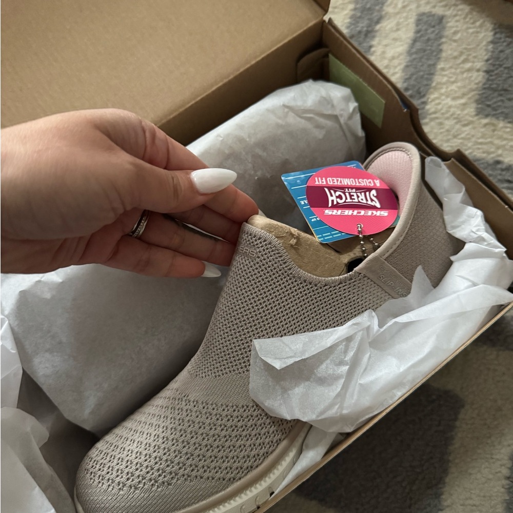 Skechers Women's hands free slip in